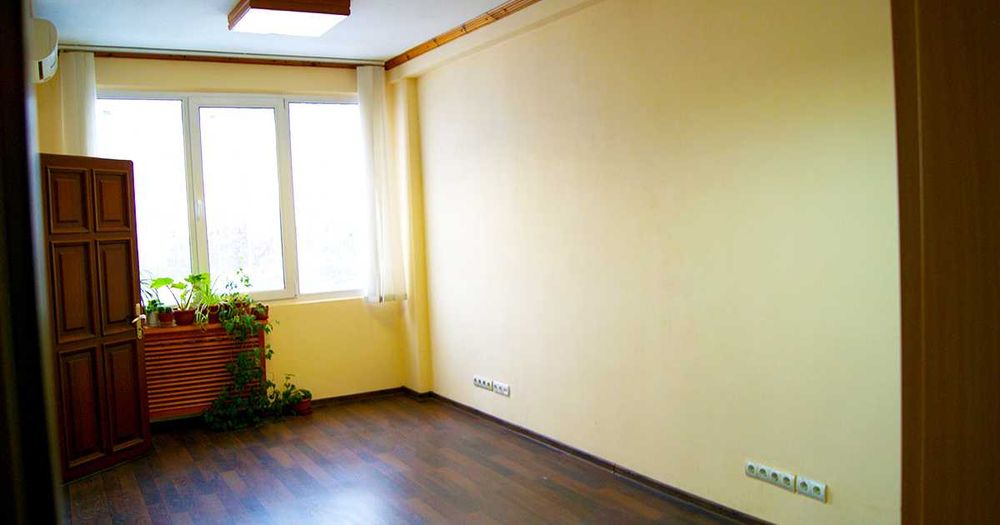 Аренда офисного помещения 18м2 ,2 эт. БЦ по адресу: ул Родини Бунге,10