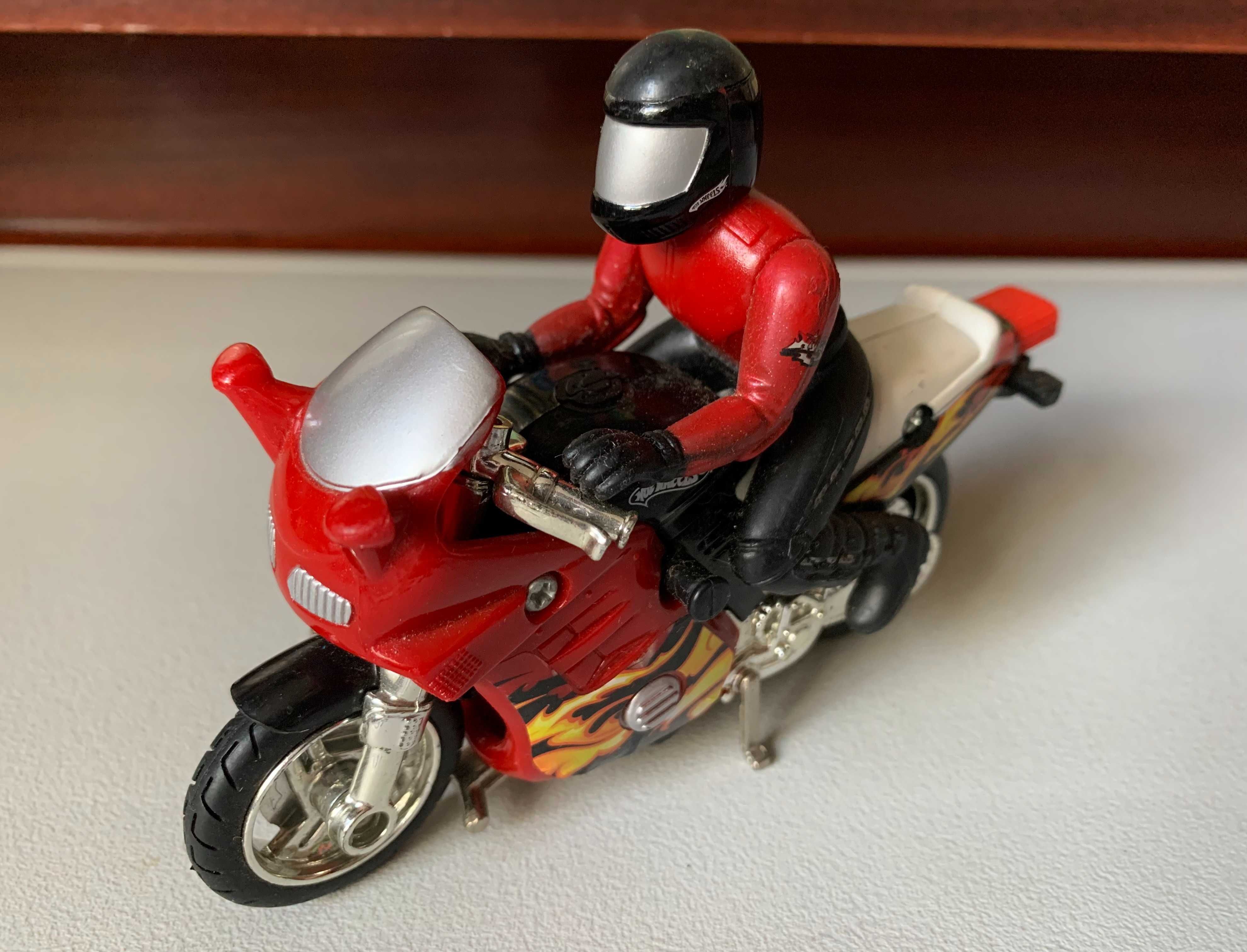 Mota Hot Wheels 2000