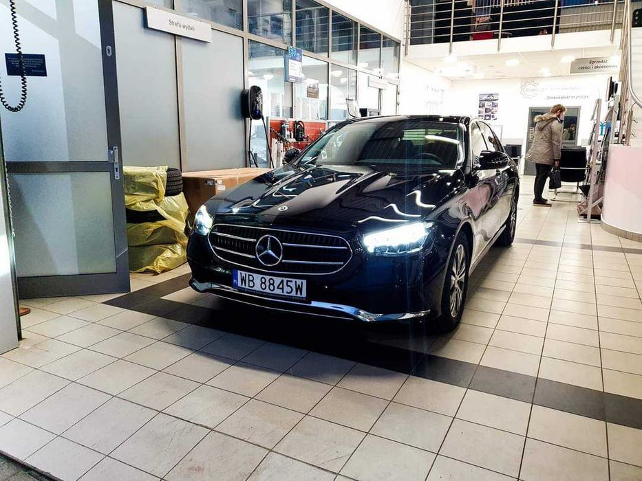 wynajem aut wypożyczania samochodów wynajem busów