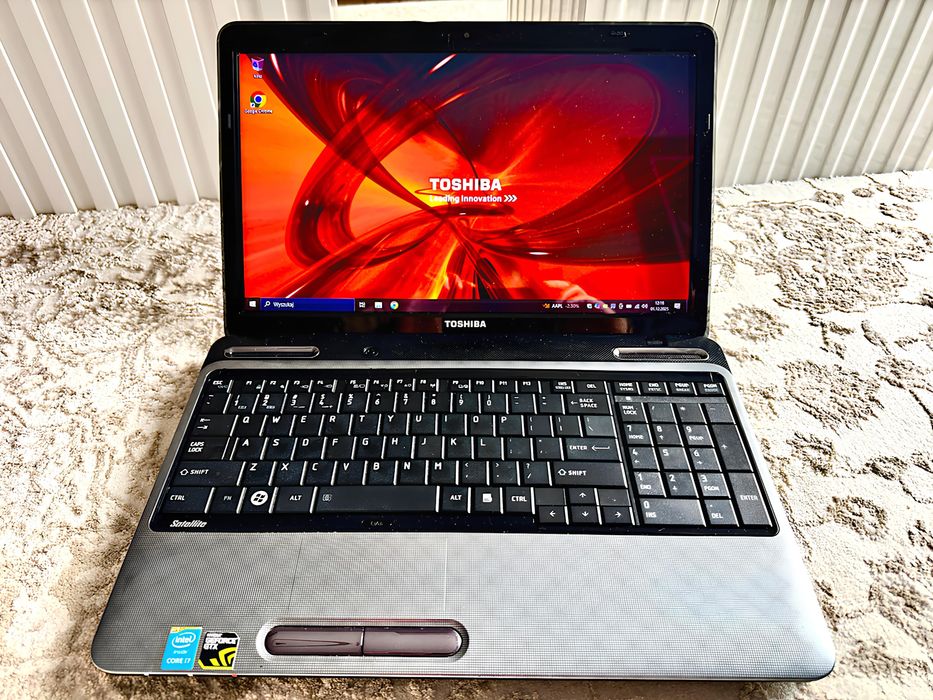 Laptop Toshiba Ośmio i7 Ram-6GB NVIDIA 500GB 2H LED15.6 Netbook