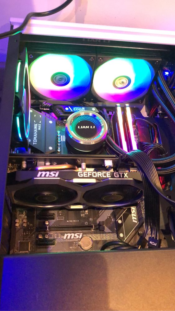 Torre GAMING Ryzen 7 3700x 1660ti +Monitor