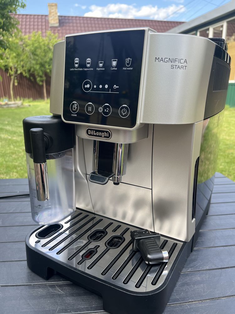 Кавомашина Delonghi Magnifica Start Capputtino привезена із Швеццаріі