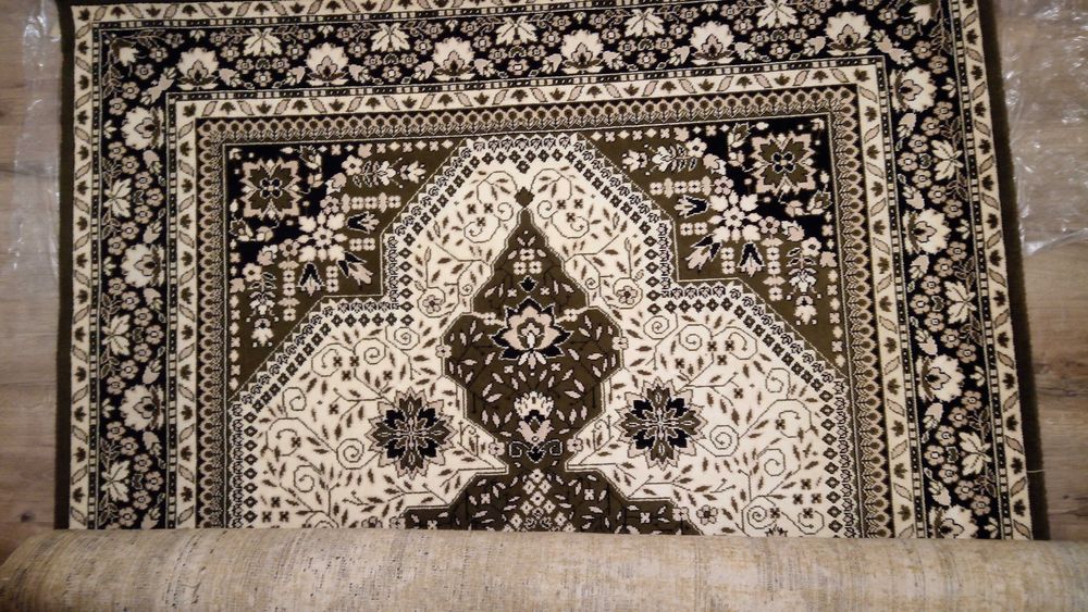 Килим з натуральної шерсті