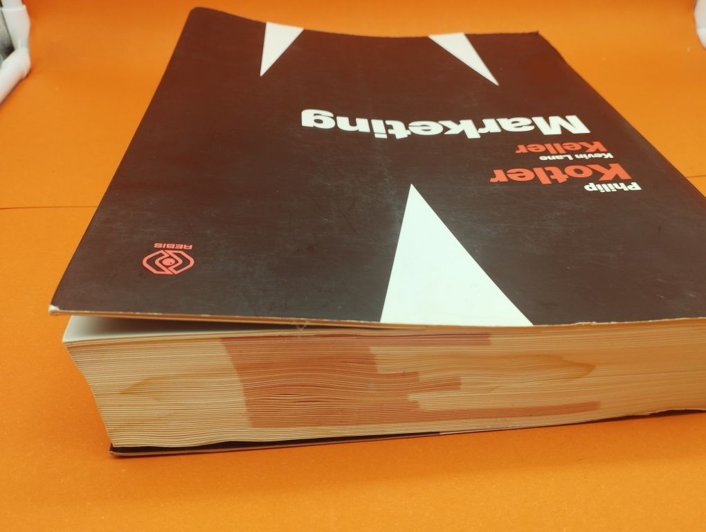 Marketing - P. Kotler, K. L. Keller