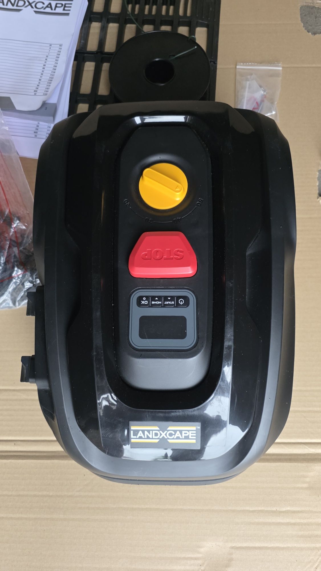 LANDXCAPE Robot koszący LX799 do 300 m