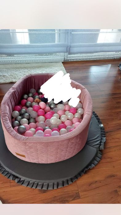 Basen z kulkami wraz z matą