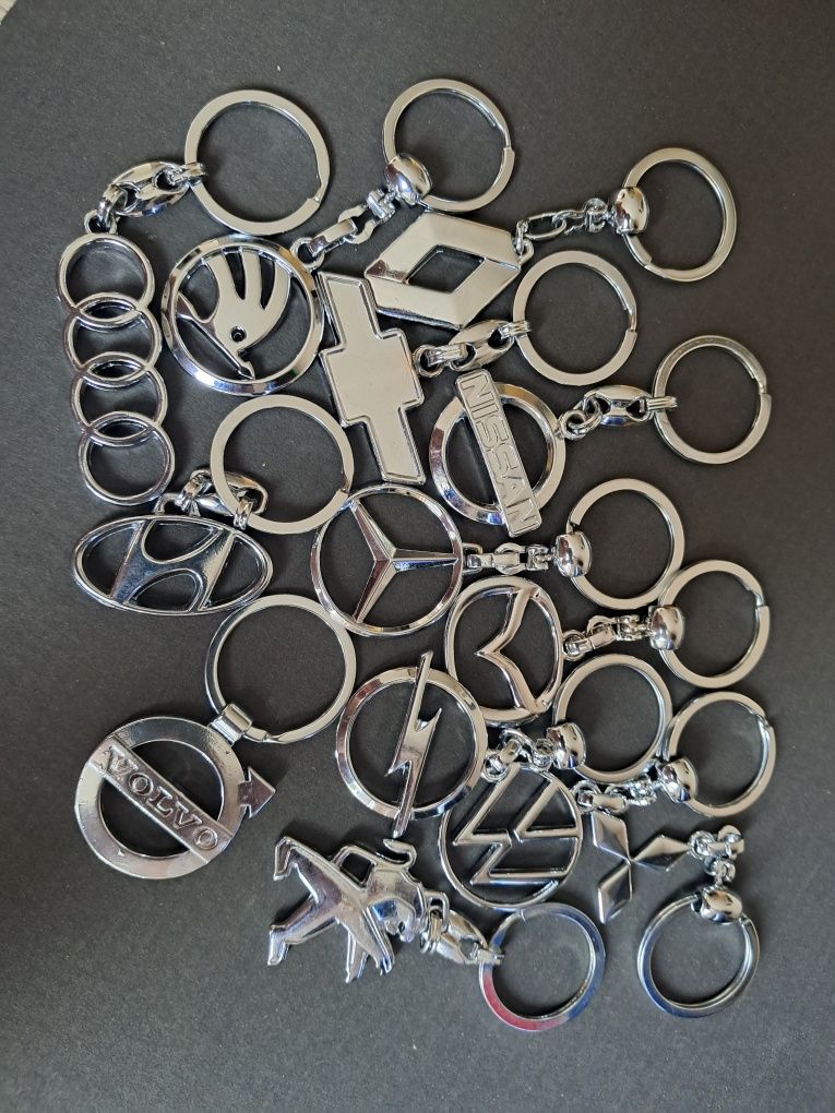 Брелок з логотипом Volkswagen Mercedes Skoda Audi Nissan Mazda Opel