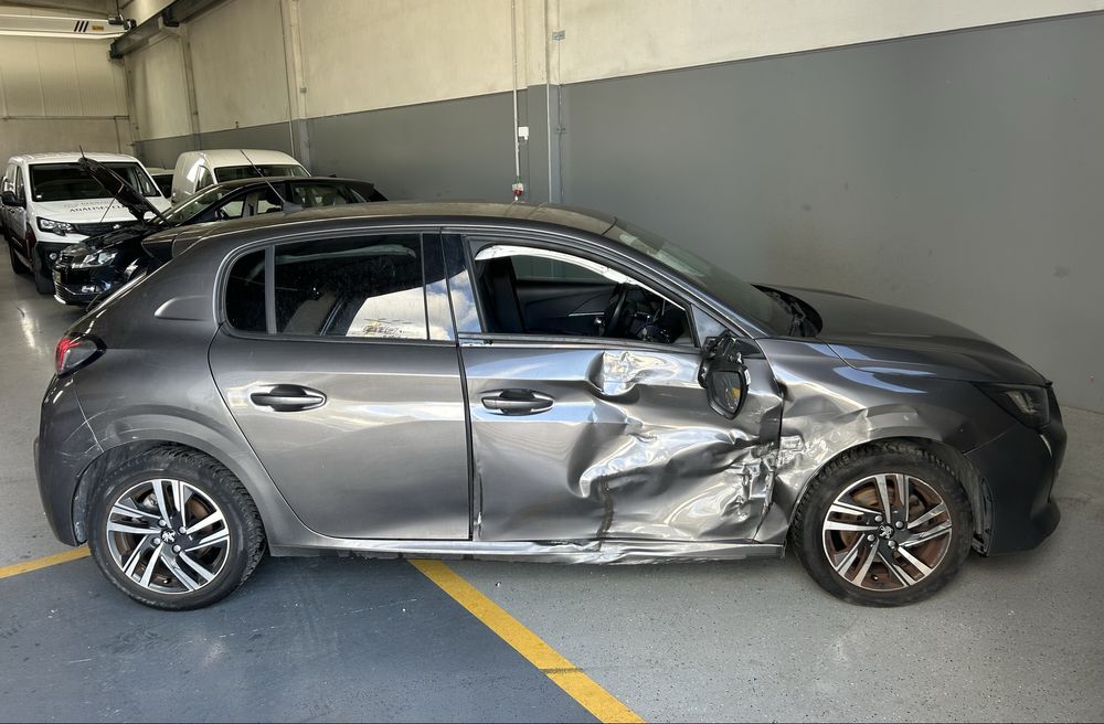 Peugoet 208 1.2 T Allure de 2021