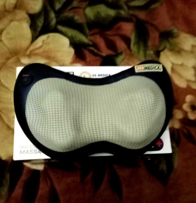 Массажная подушка с подогревом