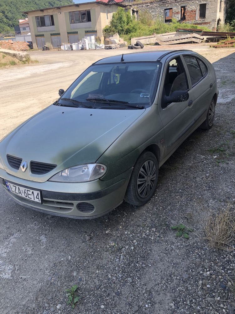 рено меган 1 .2000 року