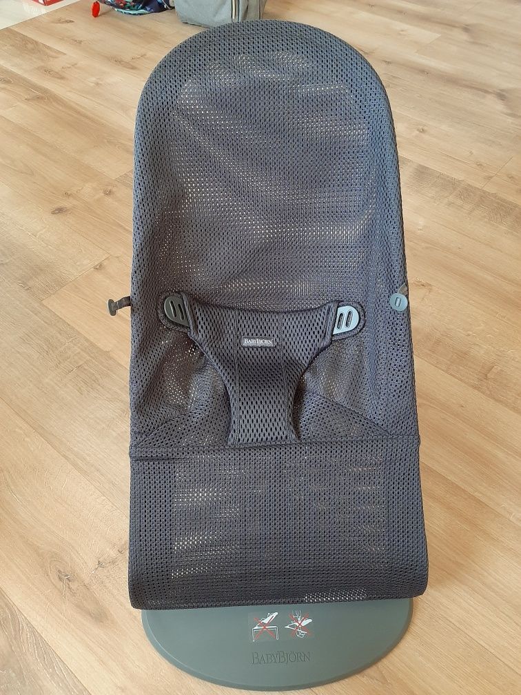 Leżaczek bujaczek Babybjorn bliss mesh jak nowy