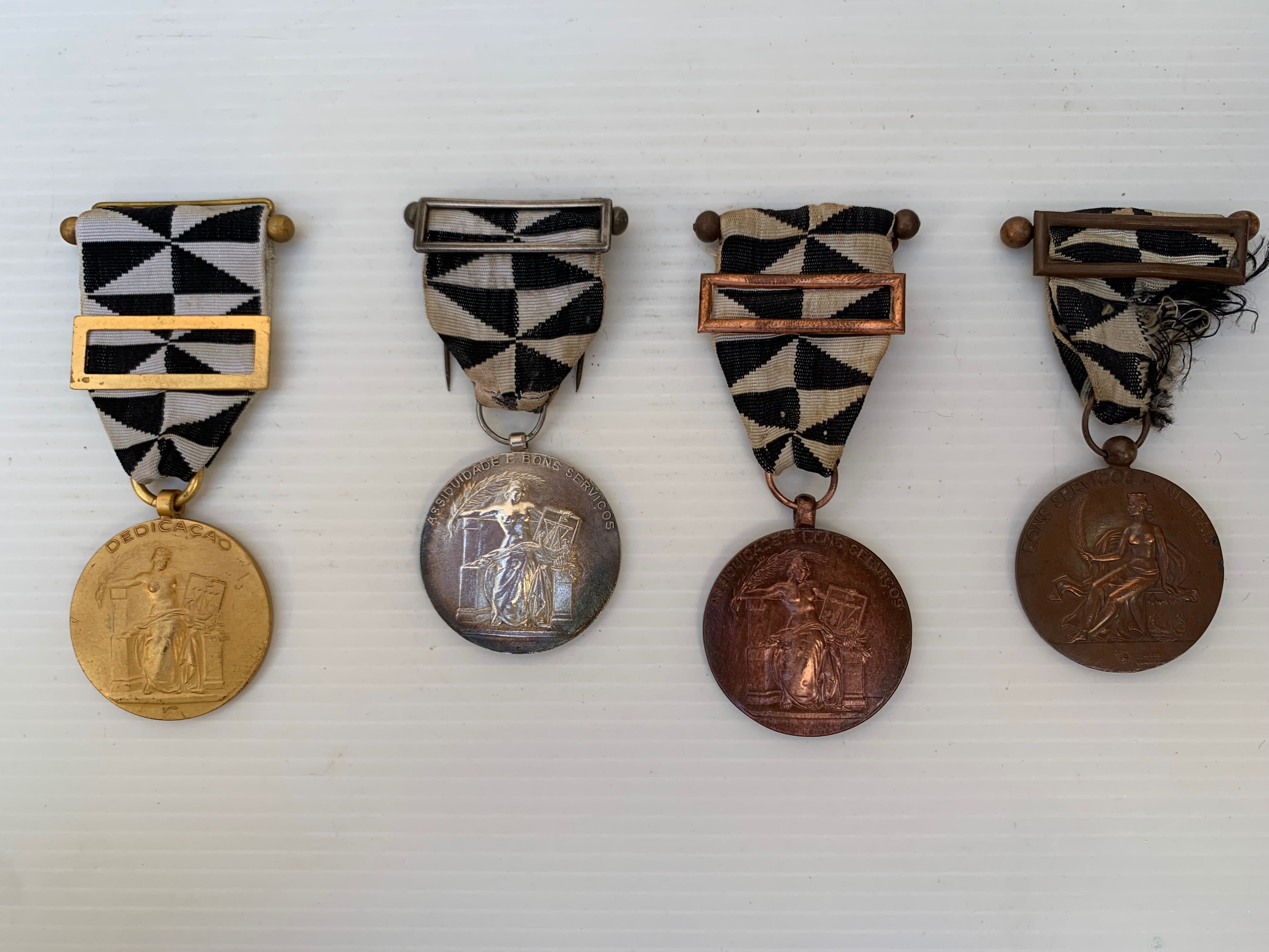 Conjunto de 4 medalhas , câmara municipal de Lisboa