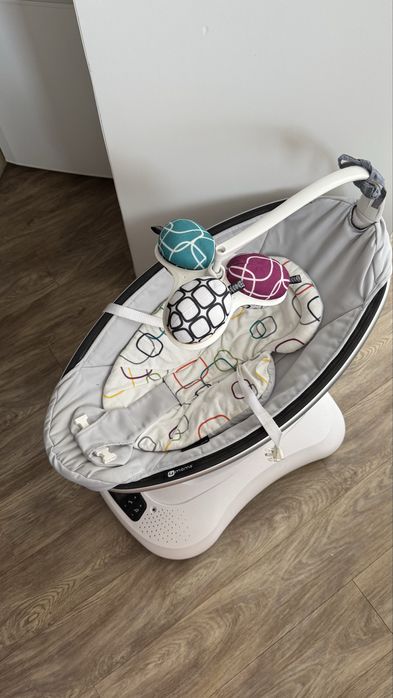 Заколисуючий центр, укачивающий центр 4moms