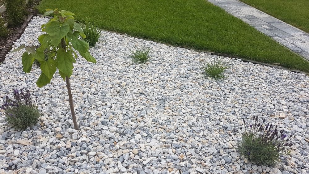 Kamień ozdobny grys/otoczak BIAŁY z domieszką kolorów. Z transportem