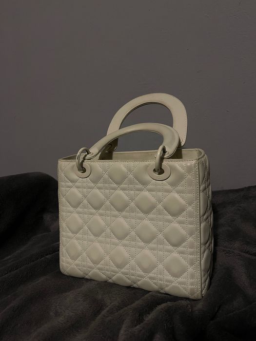 Біла сумочка Dior