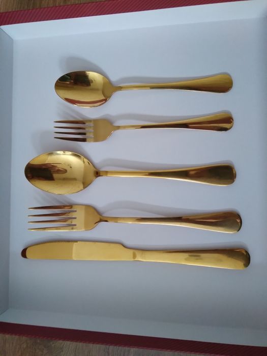 Zestaw sztućców ze stali nierdzewnej kolor złote 40 sztuk