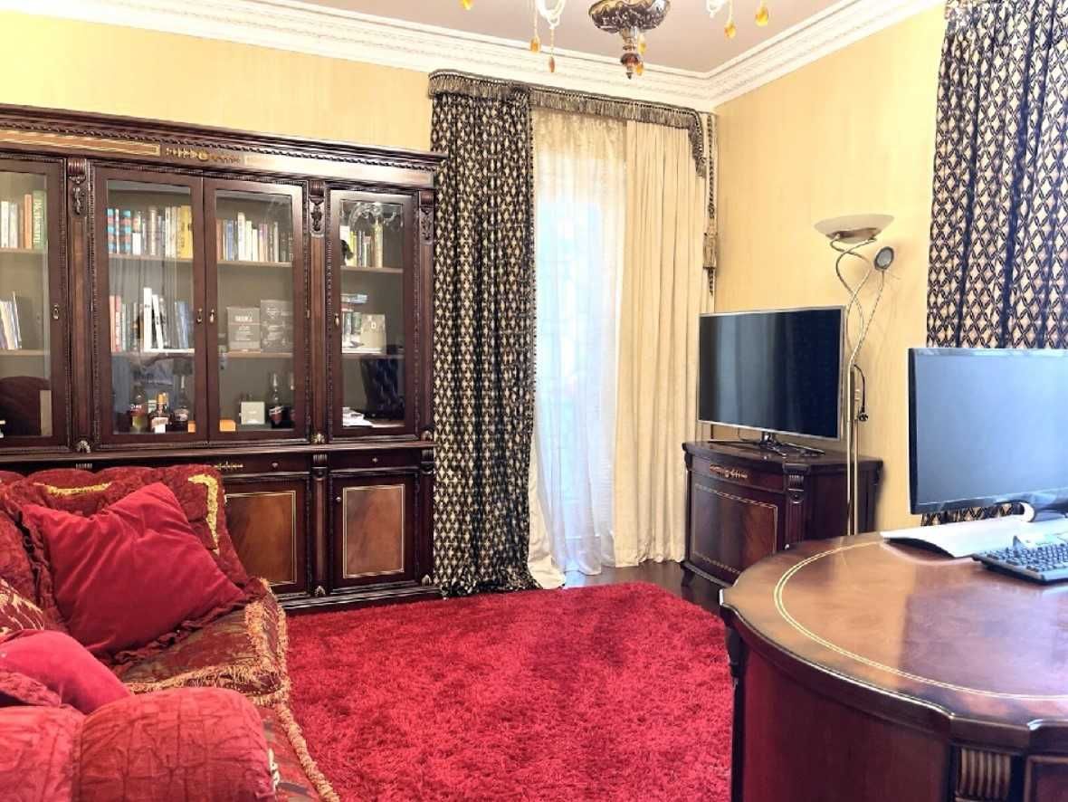 Продаж 5-кімн. квартири 178,9 м², по вул. Круглоуніверситетська, 3-5