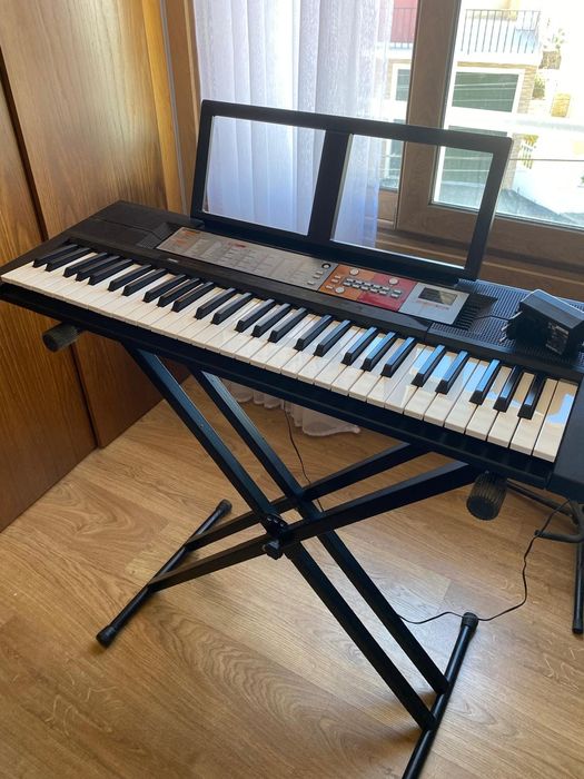 Piano Portátil- Yamaha PSR-F50