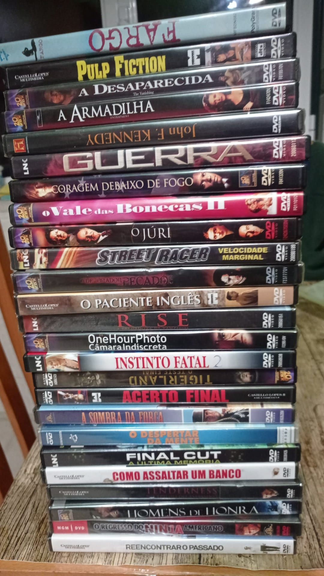 Filmes DVDs novos e usados como novo