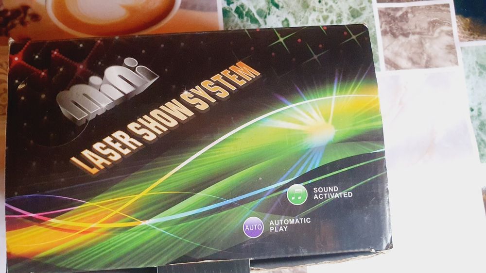 Лазерьный проектор.