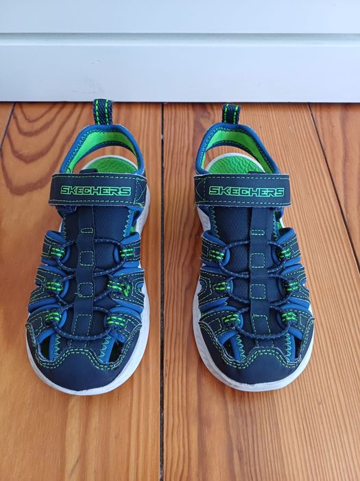 Sandálias desportivas da Skechers, tamanho 28