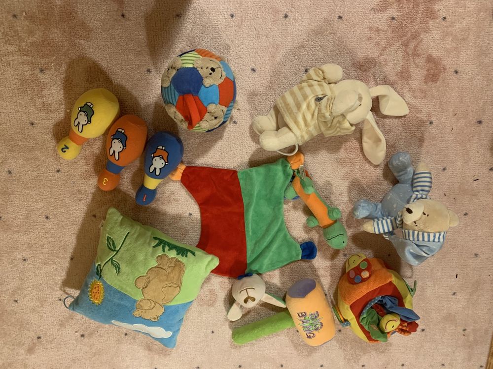 Mega zestaw paka zabawek niemowlęcych pacynka pozytywka grzechotki