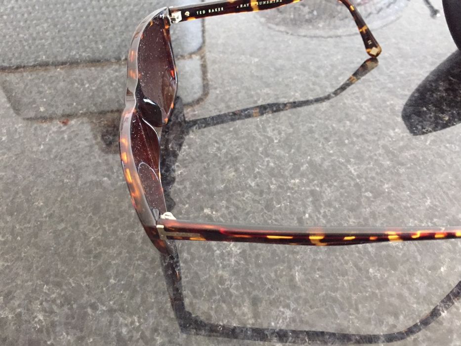Oculos de sol novos