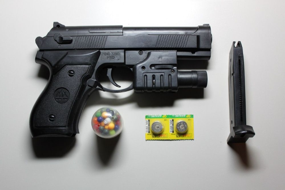 Игрушечный Пистолет на Пульках с Лазерным Прицелом