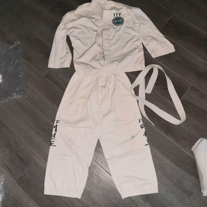 Костюм для занять з тейквандо