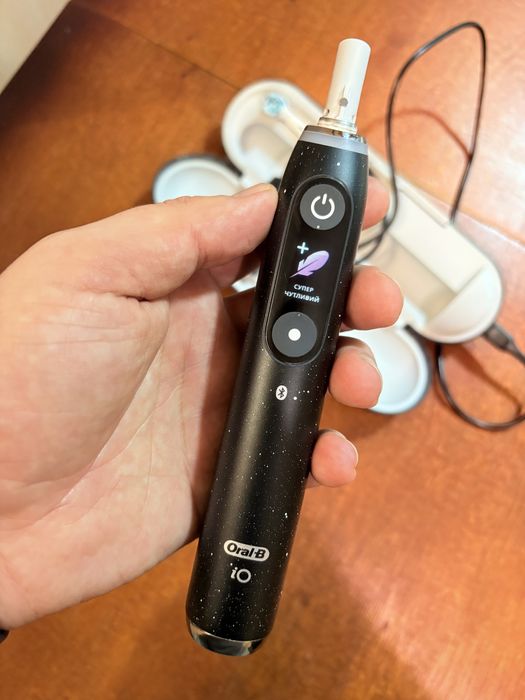 Зубна щітка Oral B iO 10