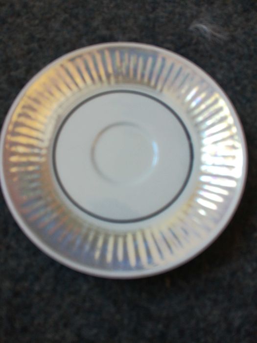 Тарілки, розетки, блюдця