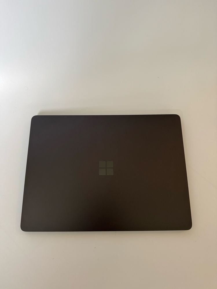 Microsoft Surface 13.8 Laptop 7 Copilot+ PC snapdragon xelite 12core