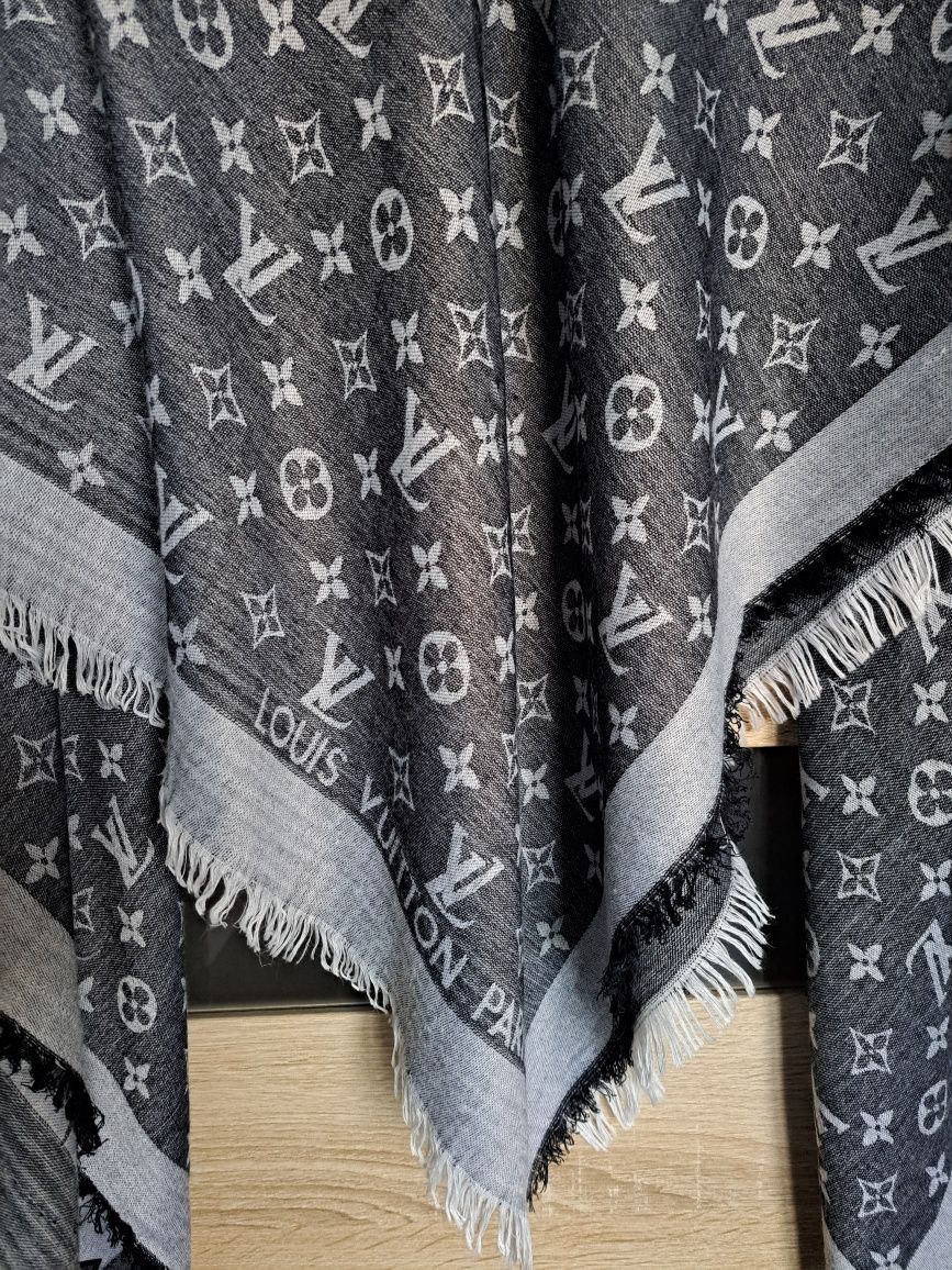 Chusta Louis Vuitton