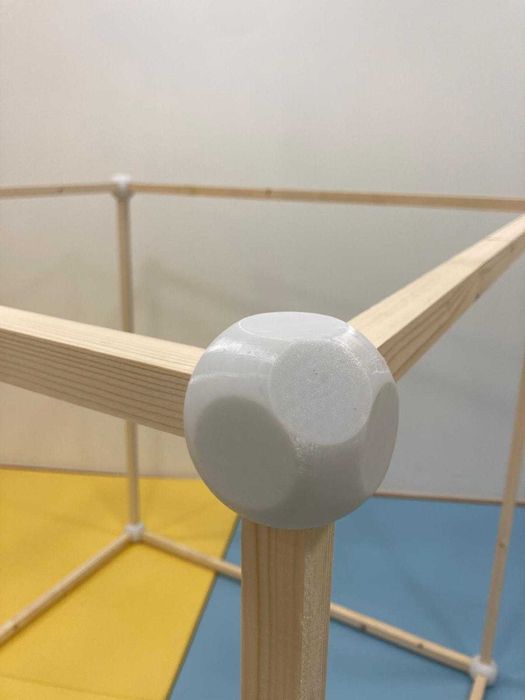 Cubo em madeira para atividades ou ateliers sensoriais