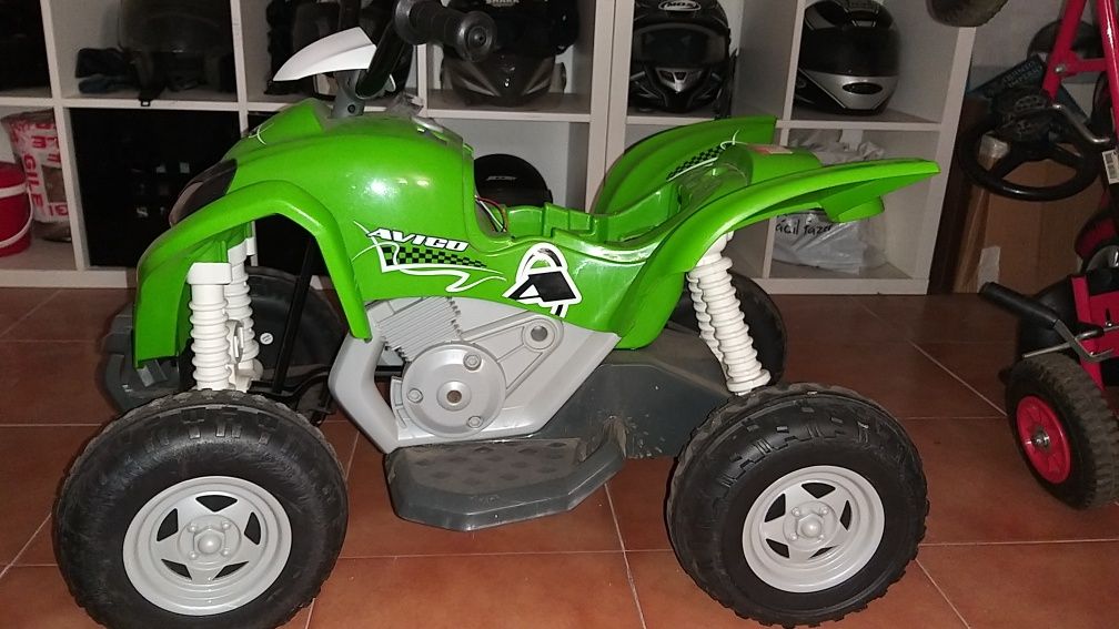 Moto 4 electrica