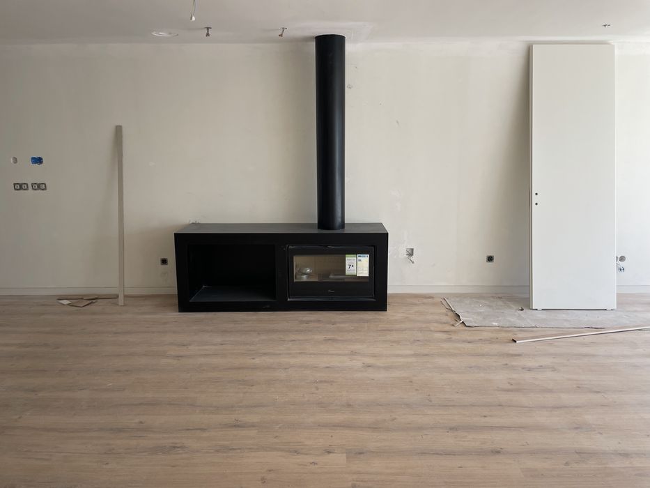 Recuperador calor / Salamandra com lenheiro. Marca Lacunza. Novo