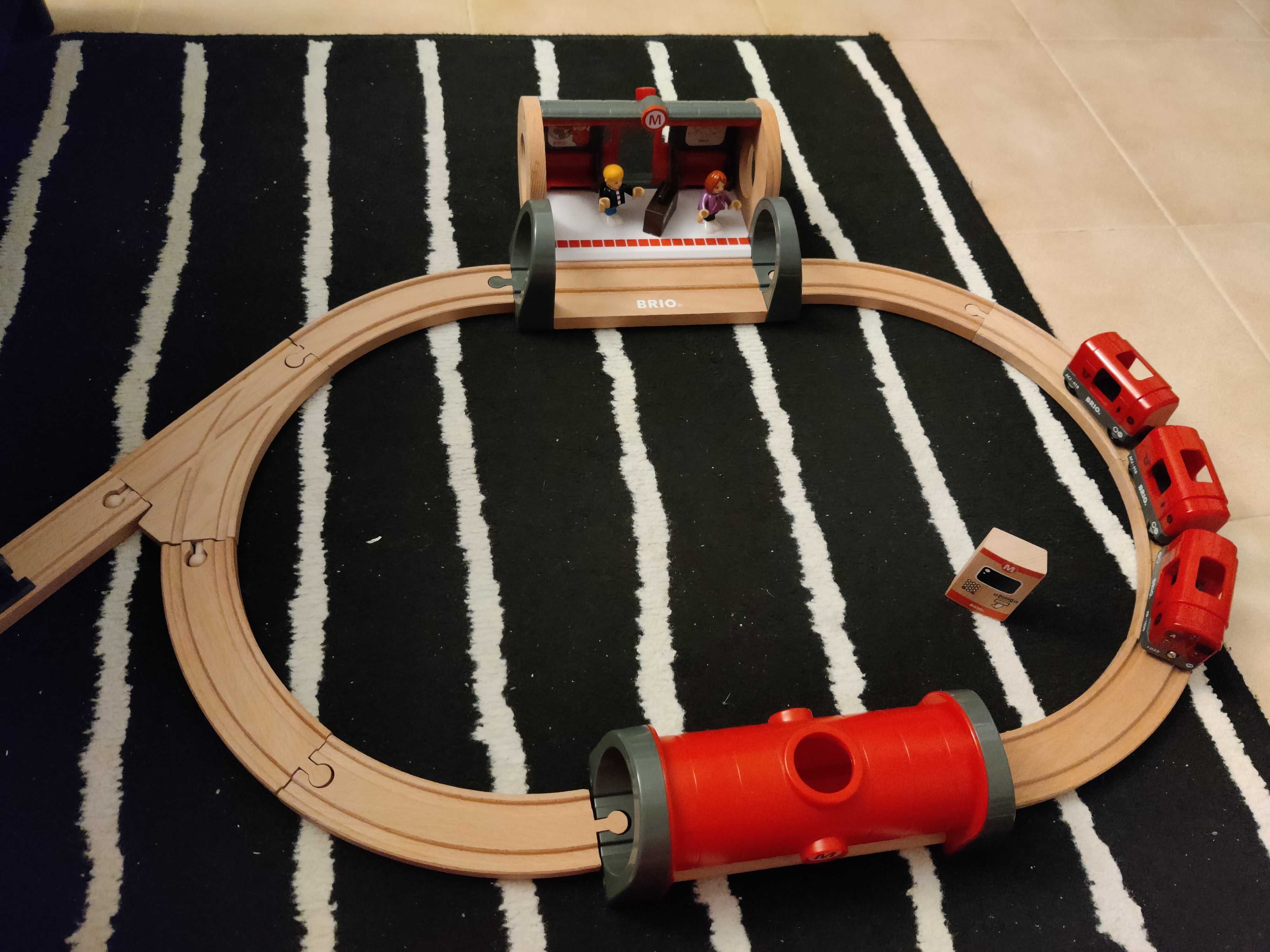 Conjunto de circuito de comboio da marca Brio