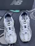 WhiteSilver\NewBalance*Damskie*ModaMR530SG UnisexTrampki.42