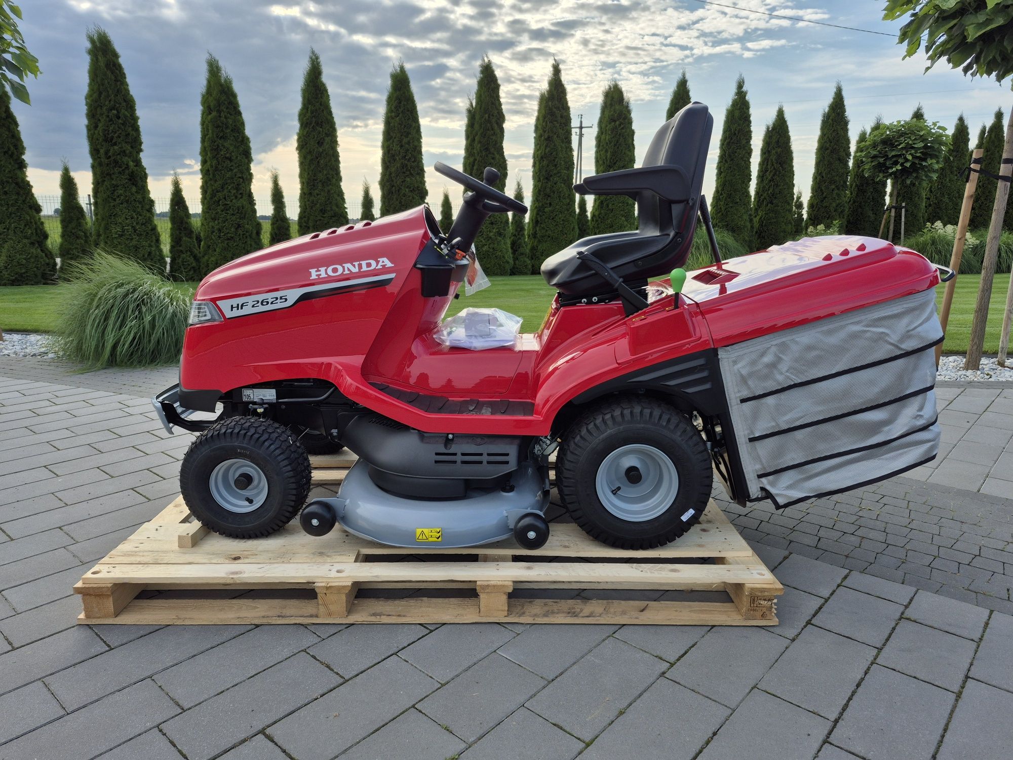 Nowa honda HF 2625 kosiarka traktorek