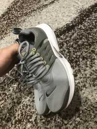 Оригінальні кросівки Nike 38 розміру,24 см стєлька