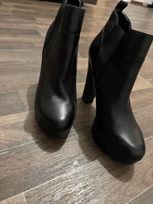 Женские ботинки.