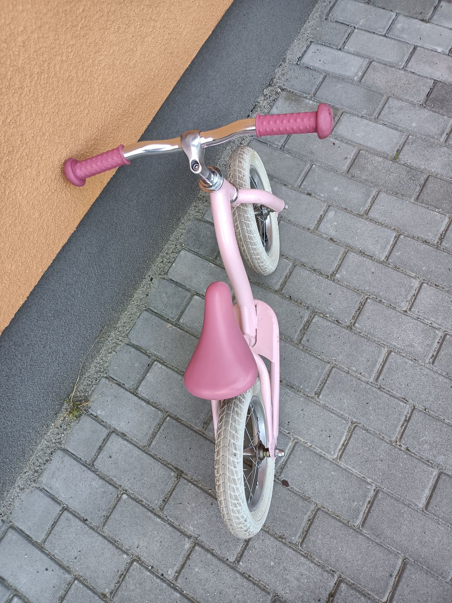rowerek biegowy  dla dziewczynki