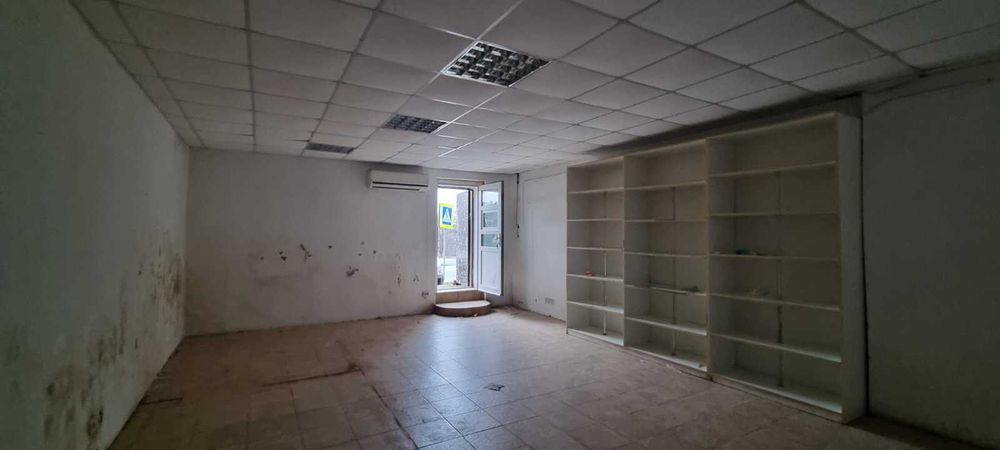 Здається приміщення поряд з магазином "АТБ".