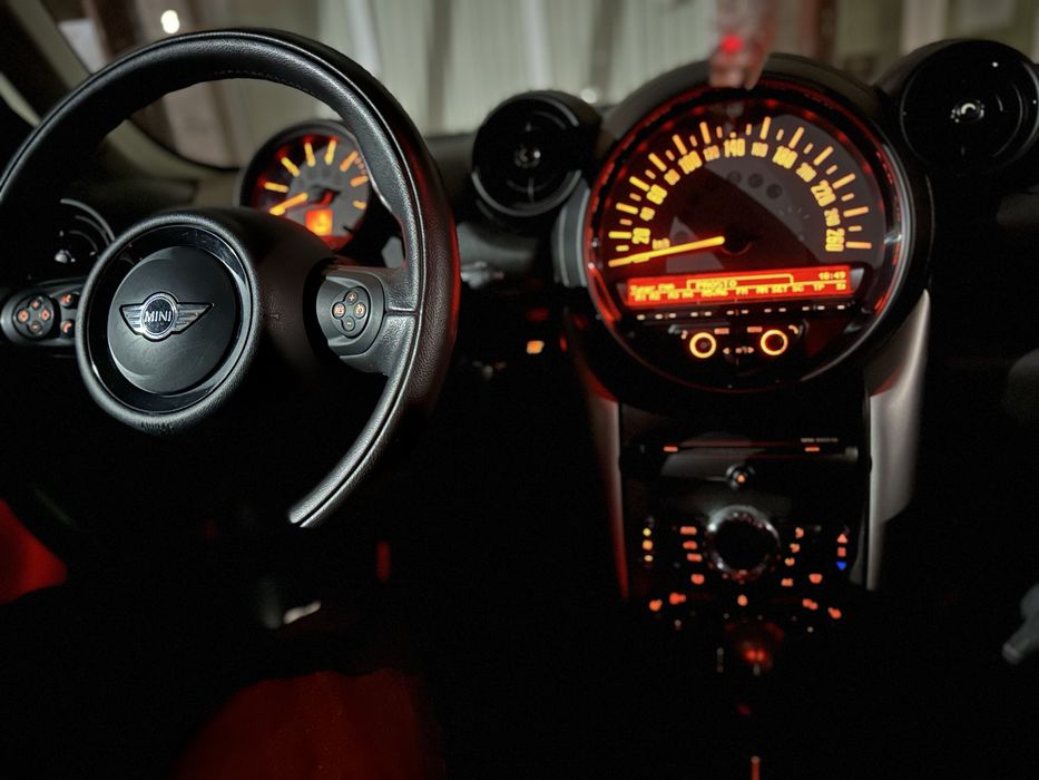 Mini Countryman D 2015 року (35тис.км пробіг)