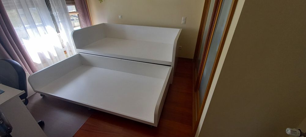 Cama dupla de solteiro corpo e meio