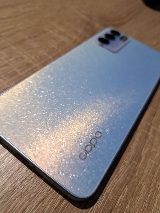 Telefon OPPO Reno6 5G