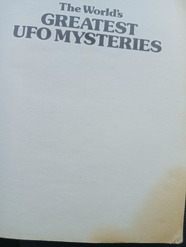 Livro inglês The world's greatest UFO mysteries