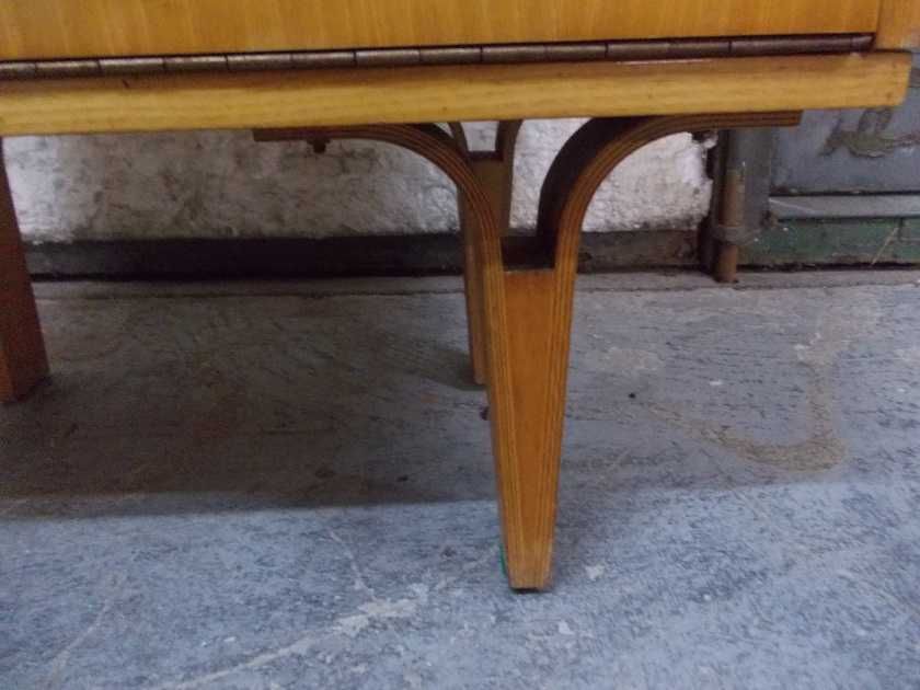 Nieduża szafka nocna, Nový Domov, Czechosłowacja, lata 70.
