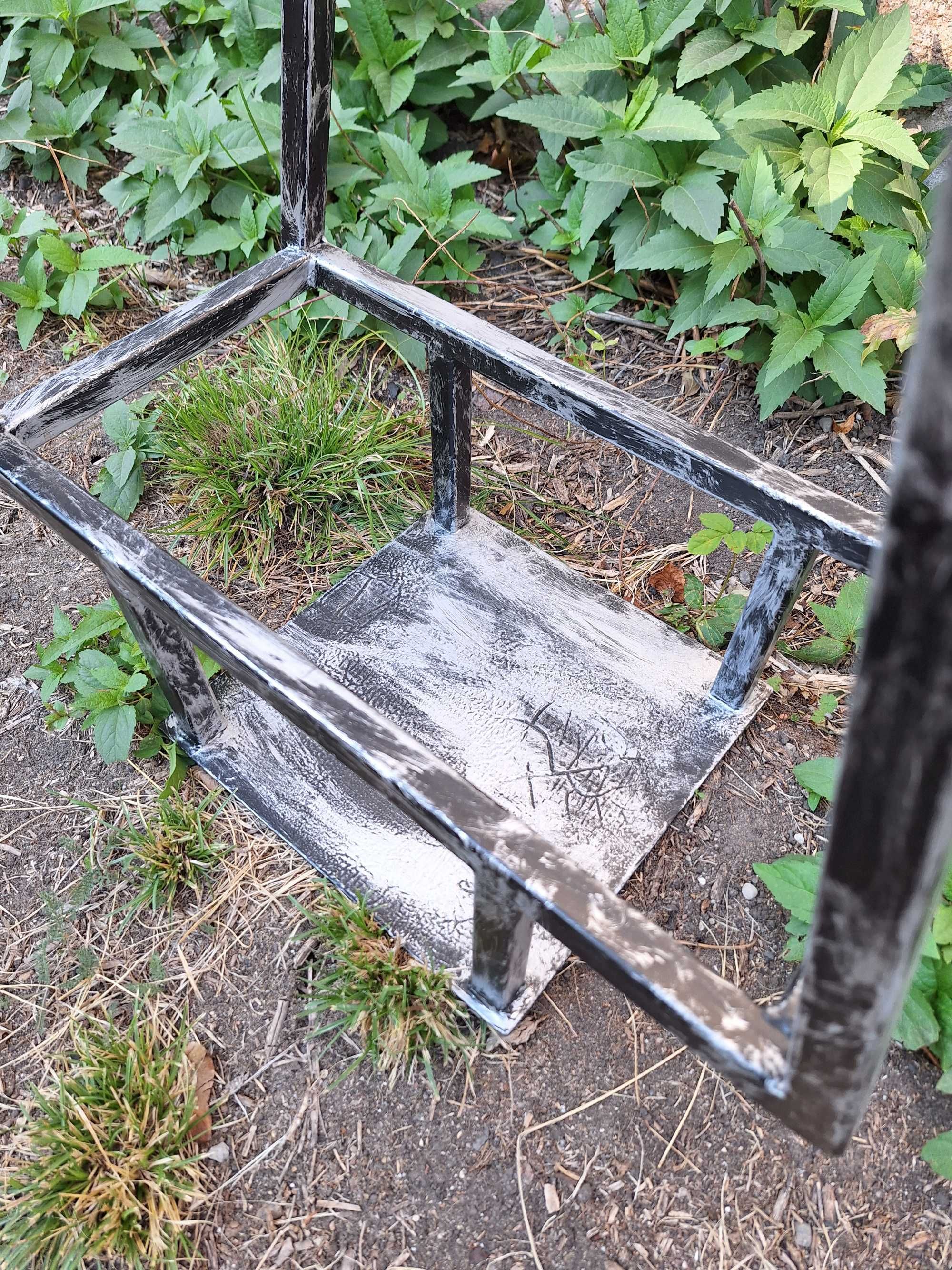 stojak kosz metalowy na drewno do kominka loft
