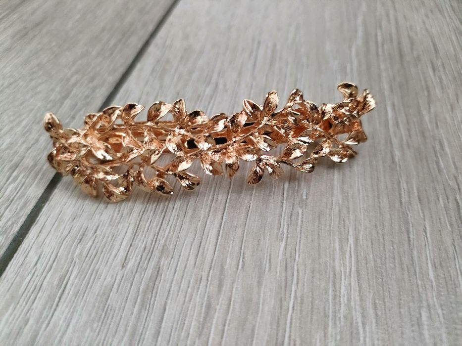 Spinka do włosów w kolorze złotym w kształcie liści metalowa